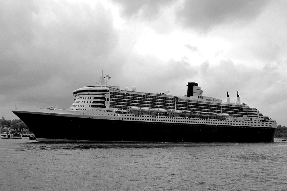 Queen-Mary-2